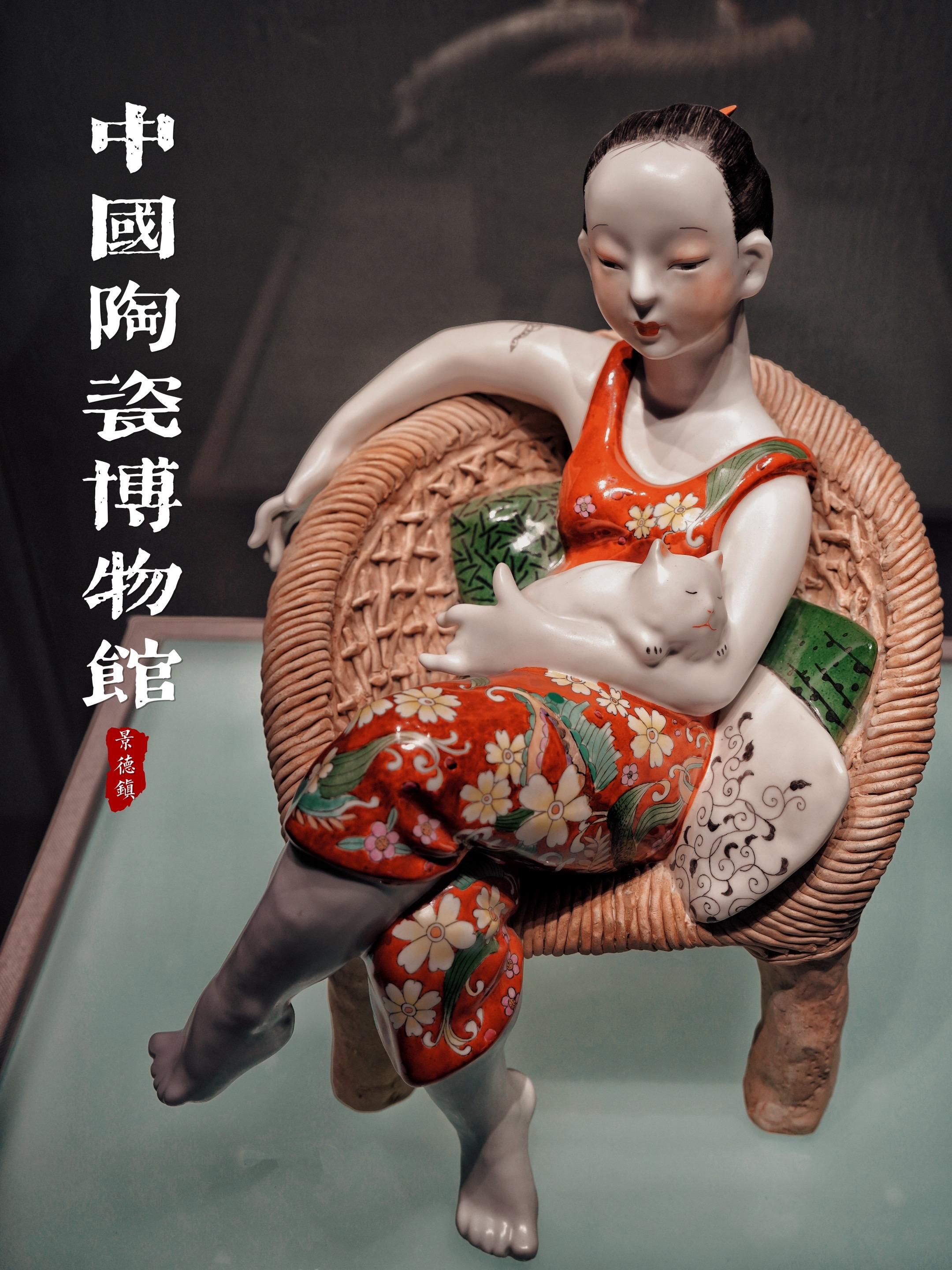 眼下国内博物馆 需要排大队才能看到展品有三件 国家博物馆的凤冠 洛阳博...