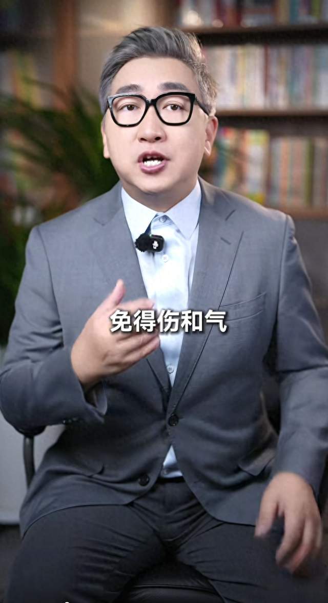 折叠屏扎堆上新，谁在为万元机买单？