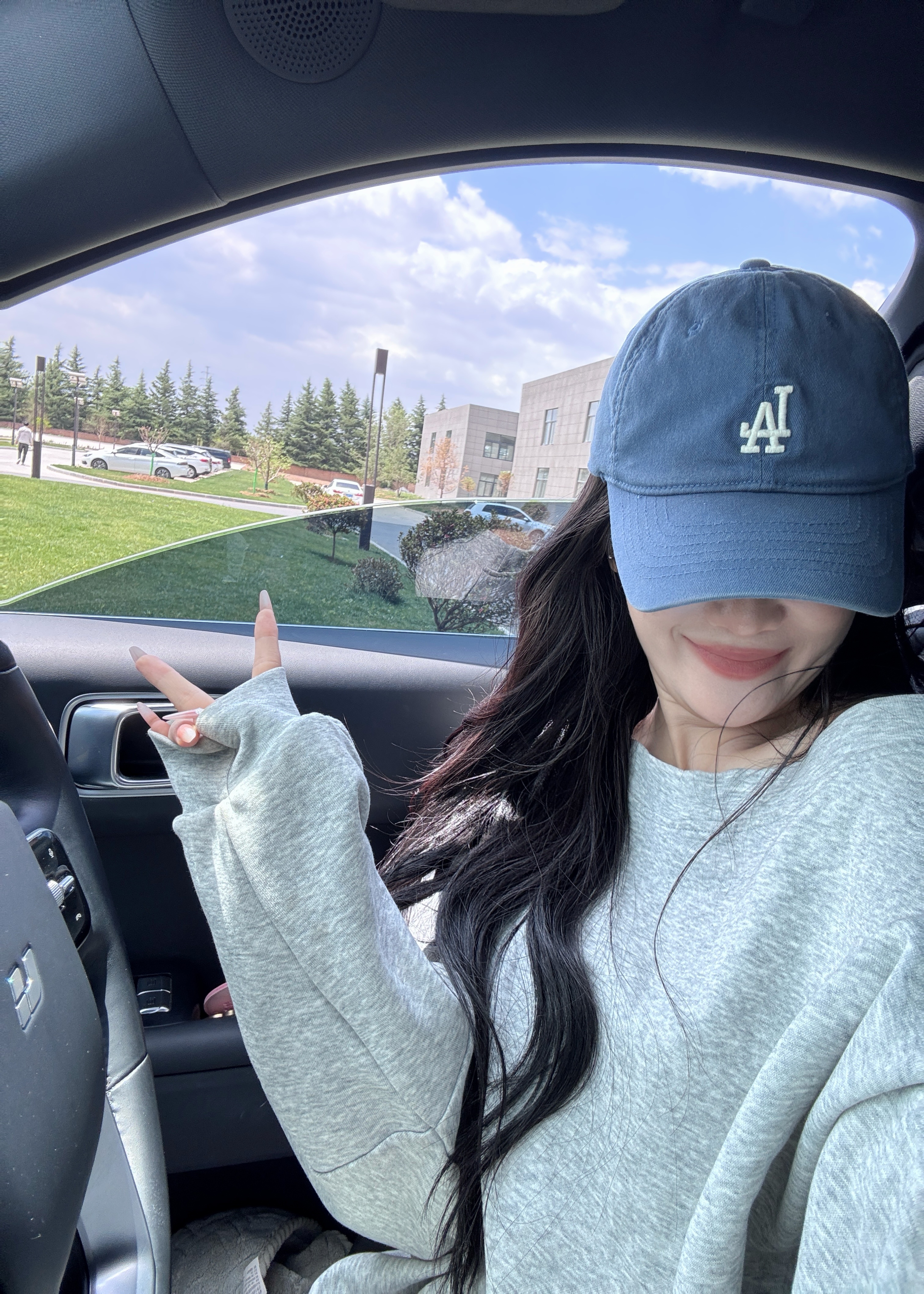 l这么蓝的天 这么大的风 感觉车都是飘的 ​​​