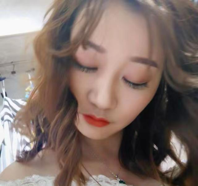 累吗，当然累了，累的腰挺不直了，脚板也疼，浑身难受