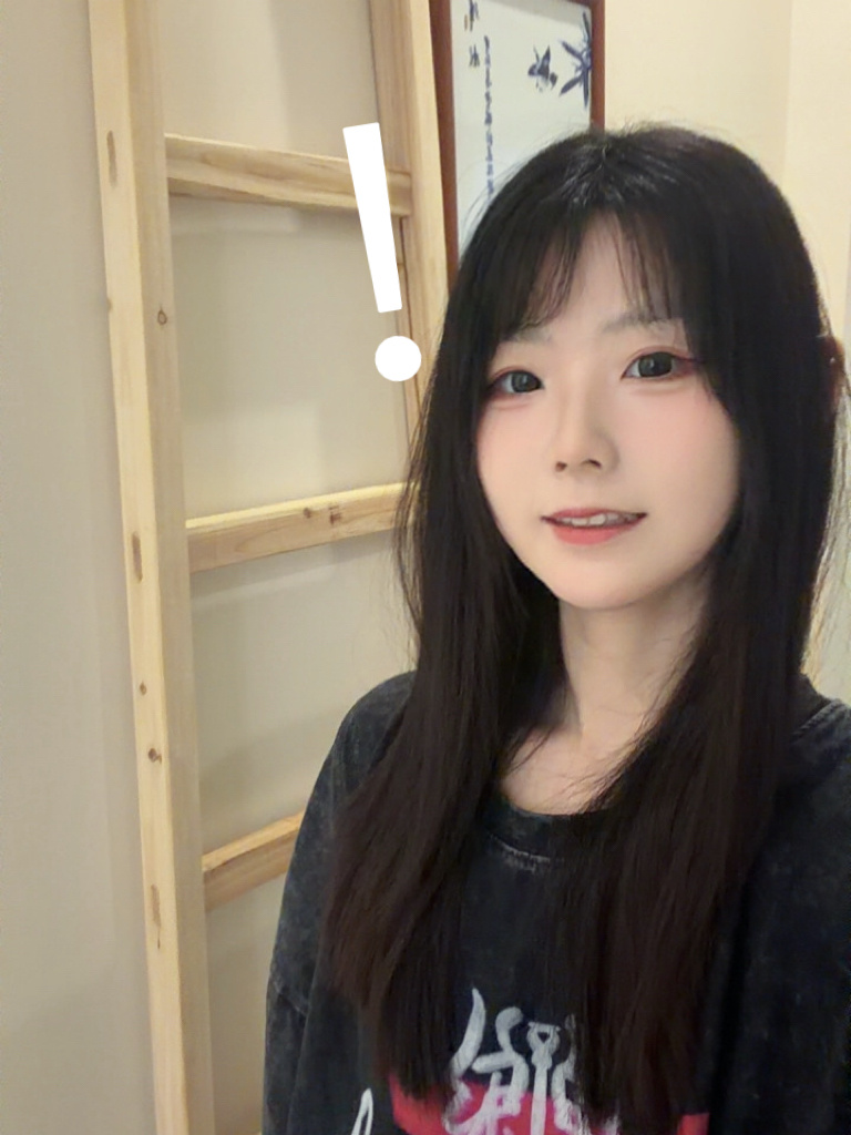 1.想用手机挂绳摆一个爱心2.摆不好，好像上吊的绳3.！怎么身后就是梯子star