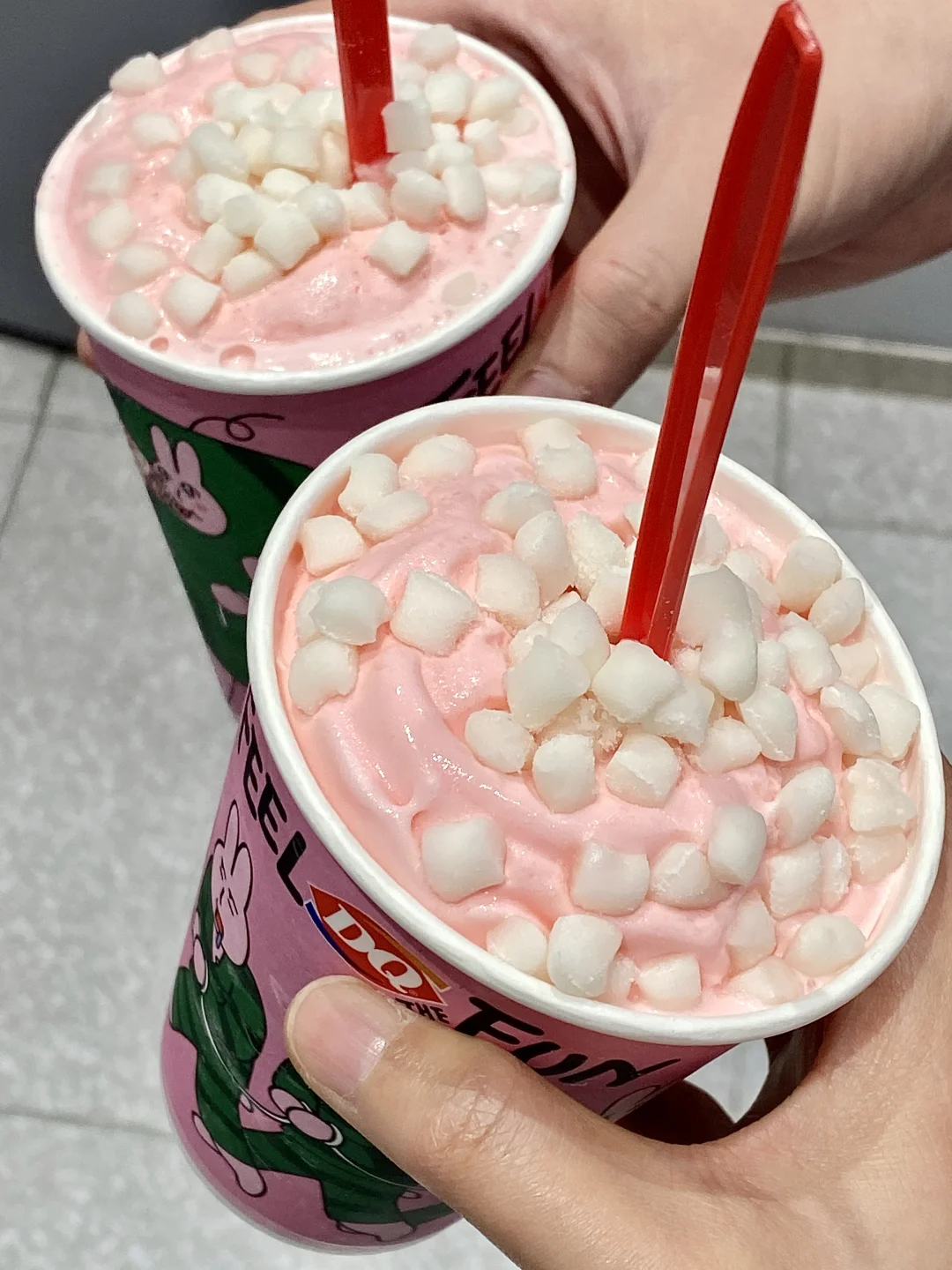 DQ碰上粉红兔子也得发疯。。西瓜芥末口味。