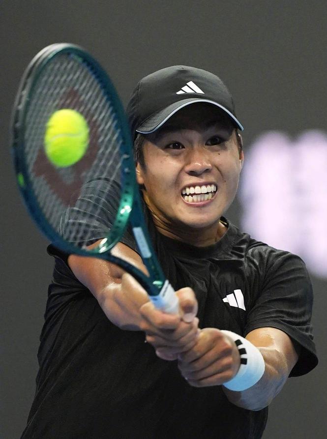 新生代勒纳·钱与布勃里克日内瓦公开赛半决赛时刻
        北京时间2026