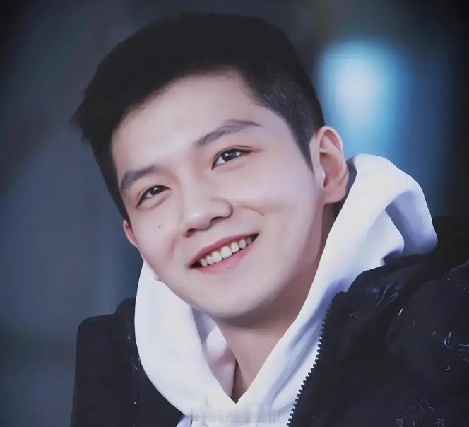 #樊振东 不上班是最好的医美# 樊振东，医美？！！果然，不上班就是最好的医美连续