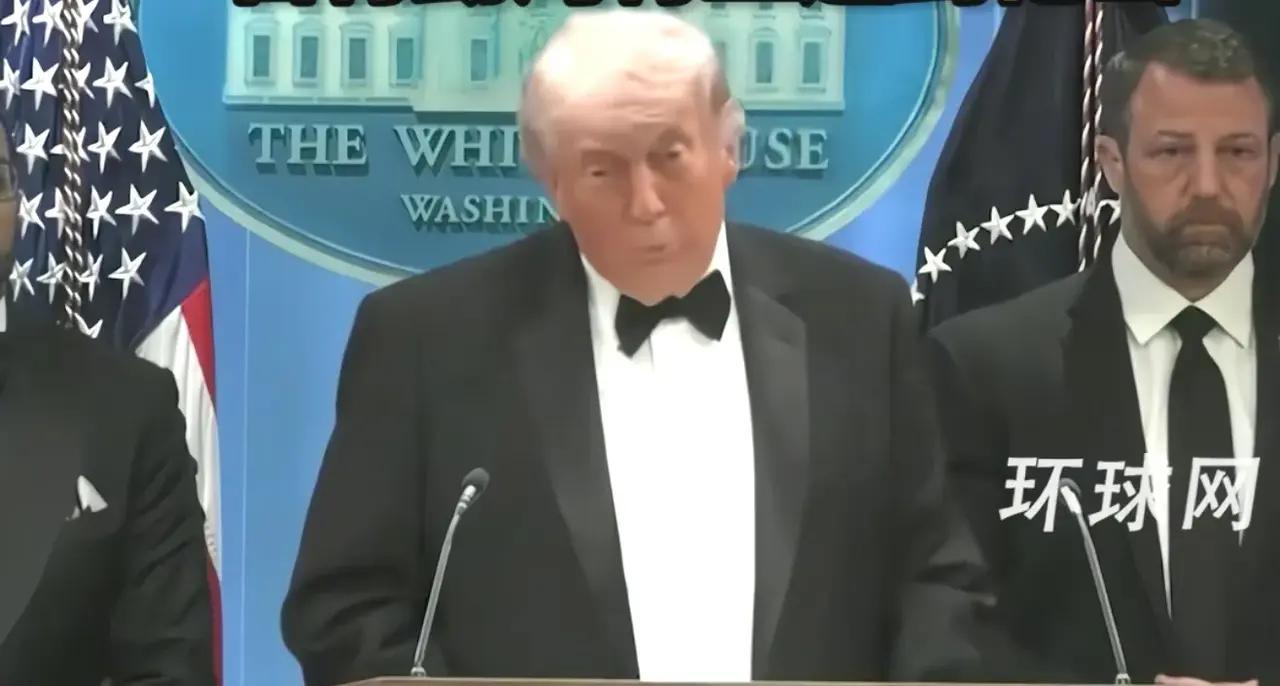 特朗普应对主持人挑衅那可是相当有一套。就拿“吉米鸡毛秀”主持人吉米·基梅尔来说，