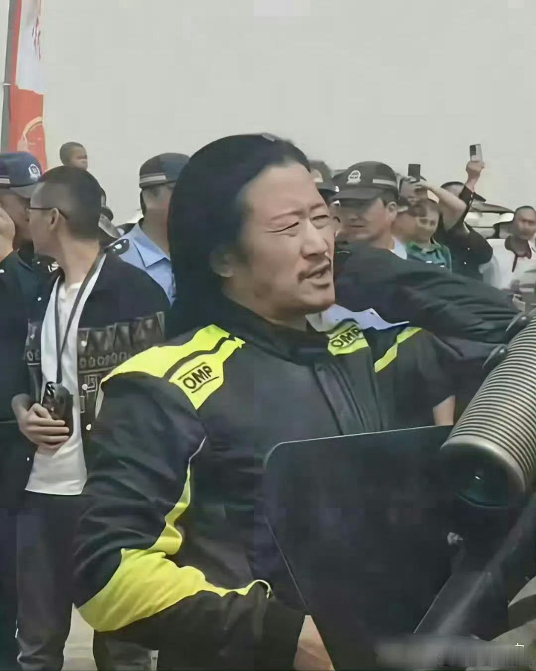 吴京果然是满族人无疑，不化妆的吴京有典型的满族面观。 