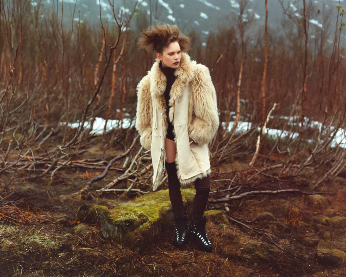 d la Repubblica 本周新刊封面大片模特: Théa Almqvis