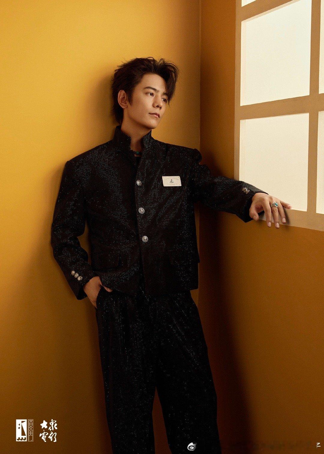 既有孩童般的天真烂漫，又有智者的稳重智慧，矛盾综合体，全面王者丁真珍珠 