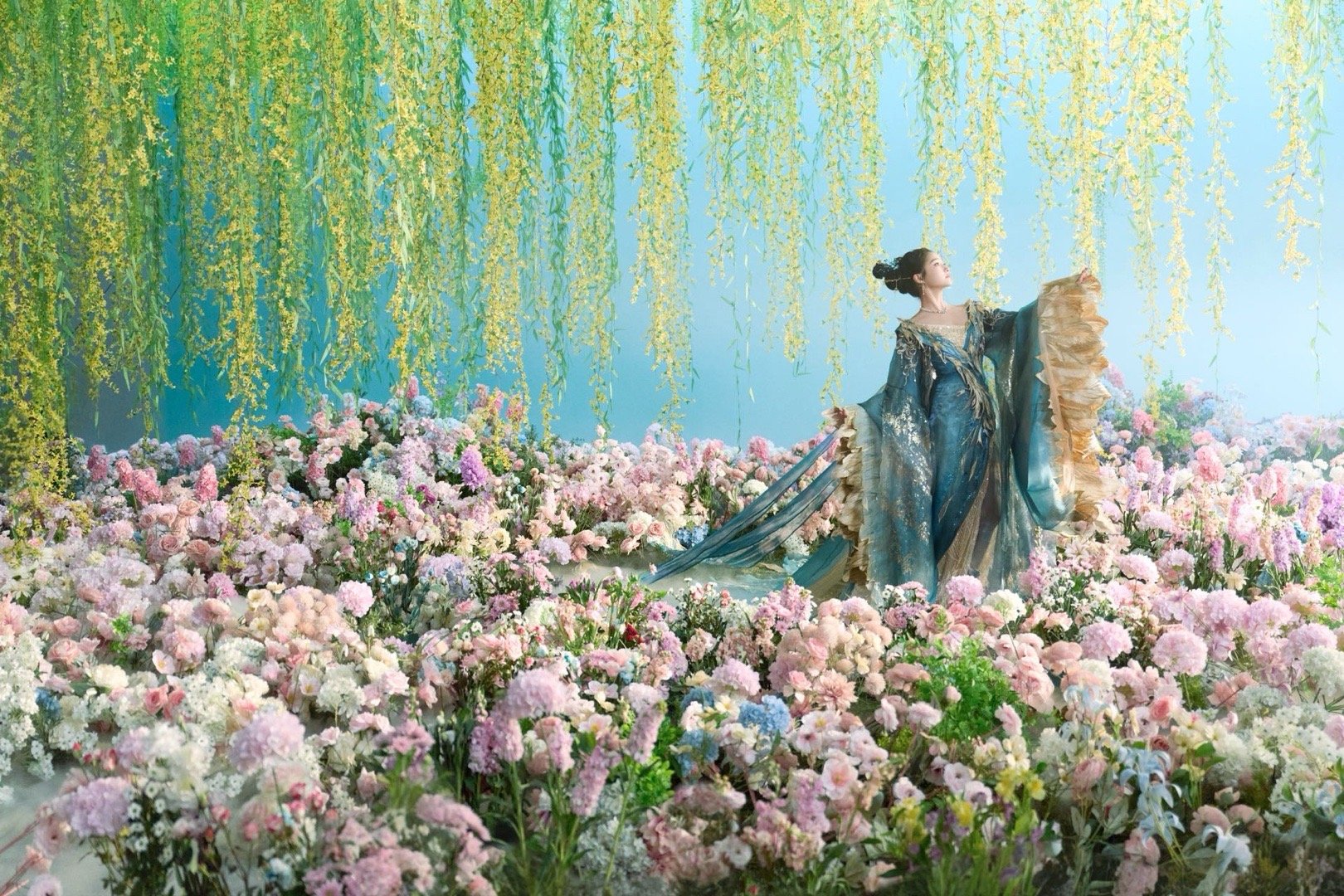 关晓彤青绿国风扮相 青绿为底，国风为骨，关晓彤这身造型把东方美学穿在身上了。河南