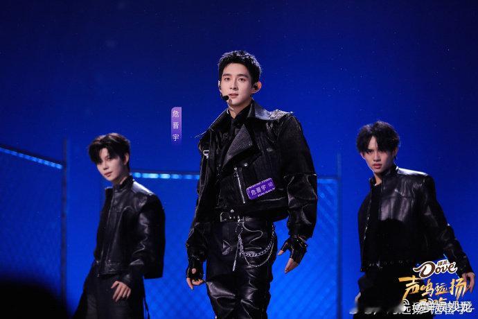 危晋宇声鸣远扬全国三强 救命！危晋宇的《蒙娜丽莎》舞台，现在想起来还觉得超惊艳，