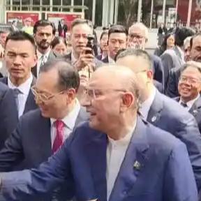 巴总统直言想带走中国智造，这才是中国制造的真正底气
 
4月26日，巴基斯坦总统