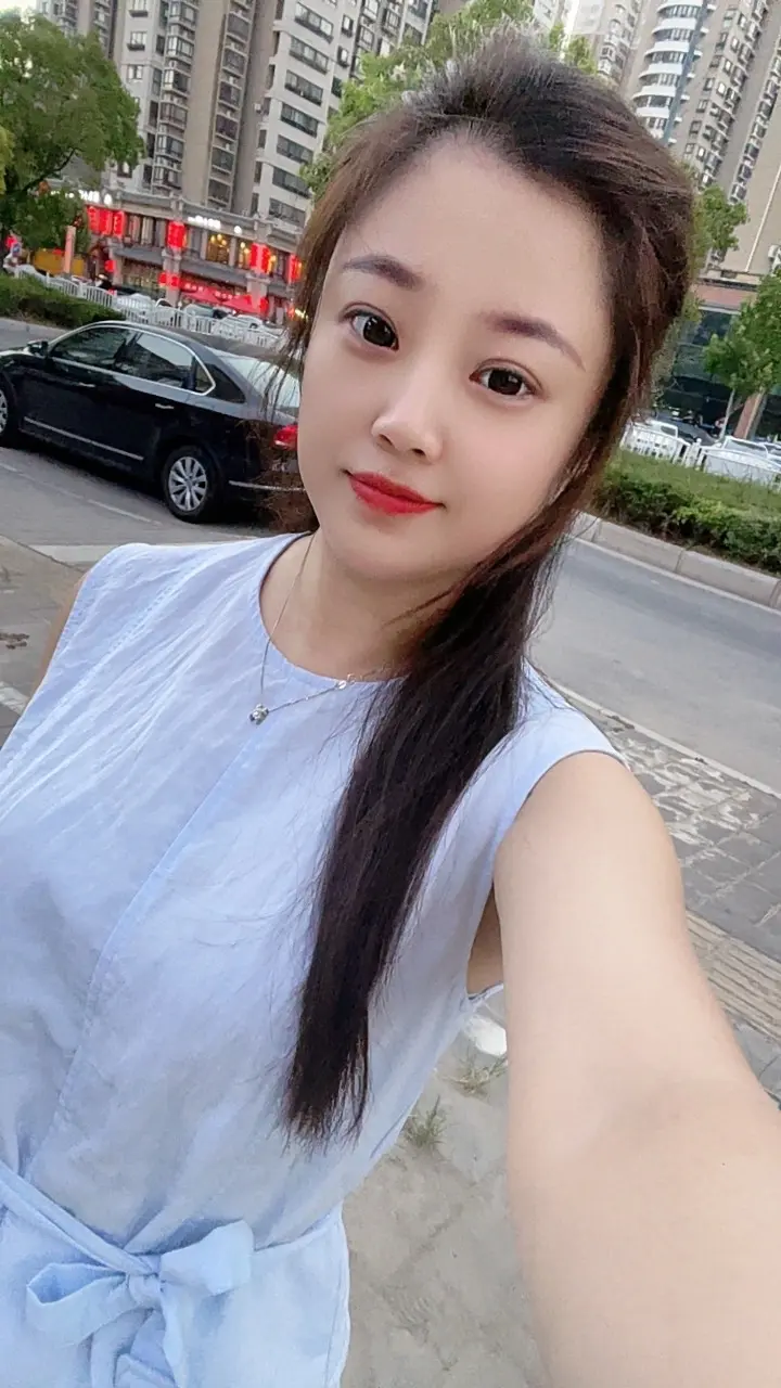 爱自己的明媚！也敬佩自己的勇敢和坦荡！永远独善其身！
