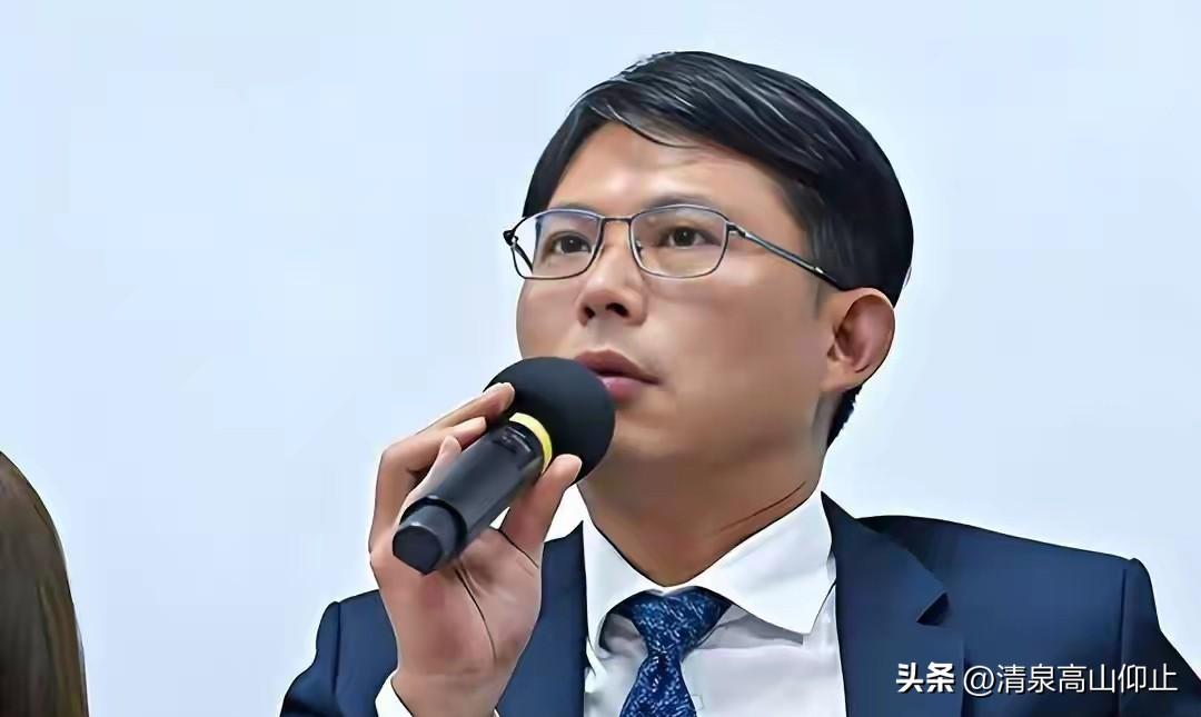 黄国昌又出来跳了！

国民党因马英九基金会案弄的乱糟糟，而民众党也是毫不逊色，烂