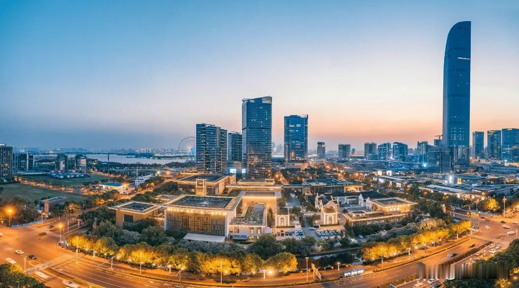江苏昆山市目前仍是县级市，觉得有点不太合理，众所周知昆山市是全国县级市第一强市，