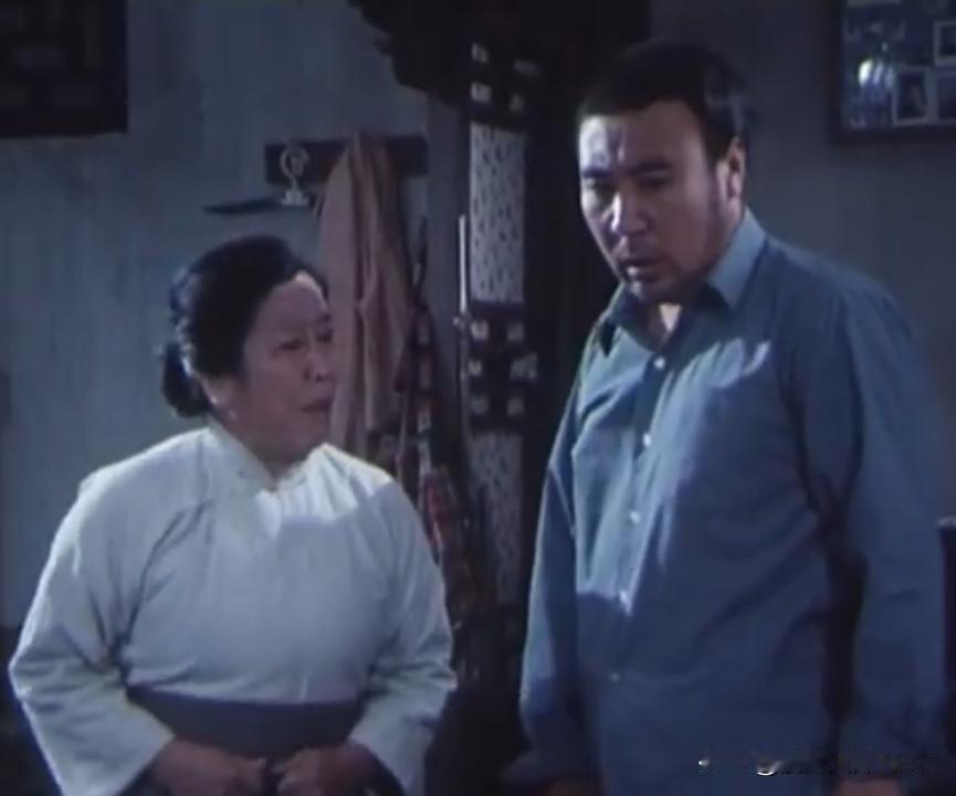 在不同的电影里演夫妻也算缘分，这两位就在不同的的两部电影里演夫妻，一个是马大嫂，