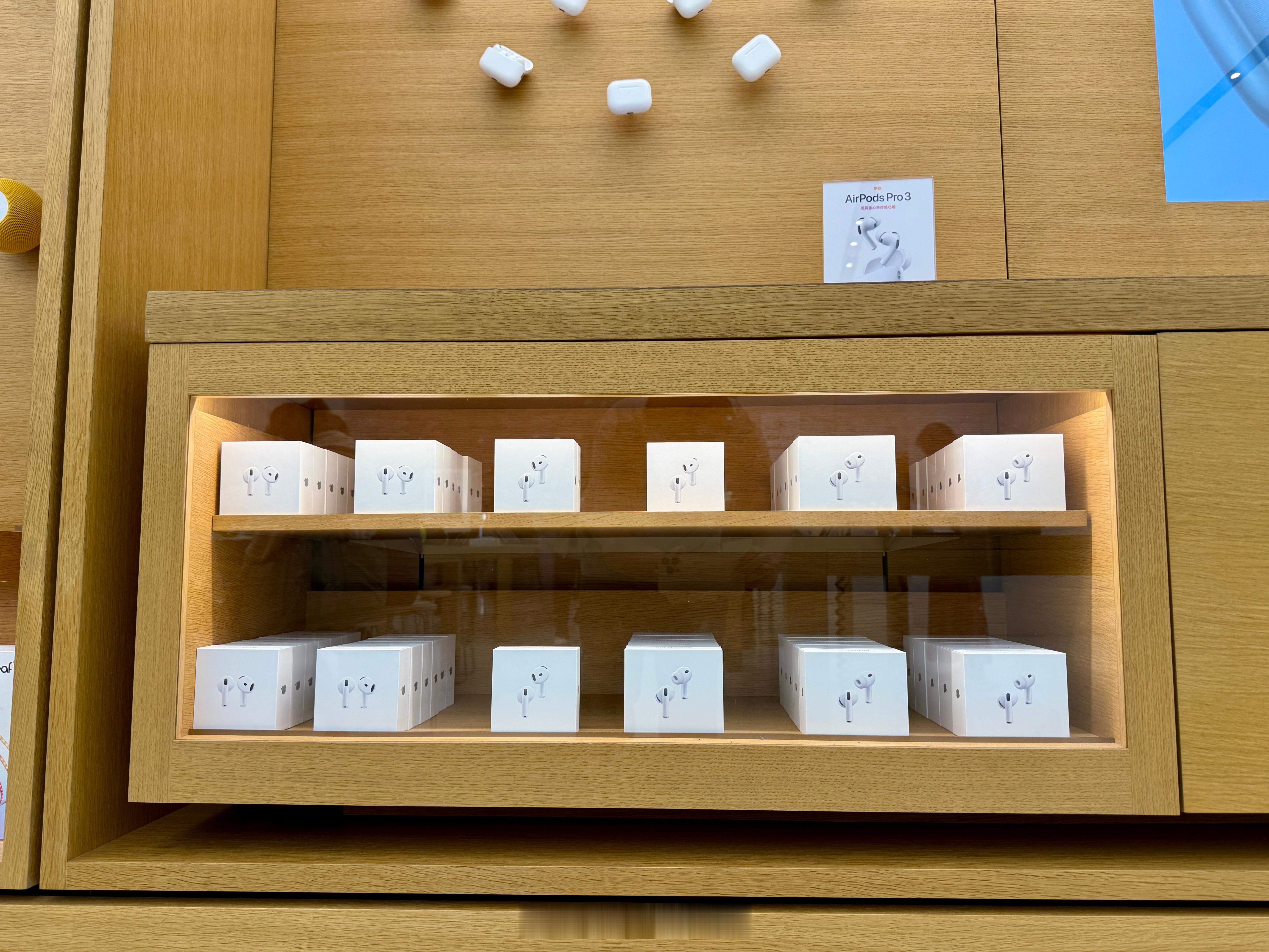 AirPods Pro3看来卖的也一般，现货多多哒[doge] ​​​