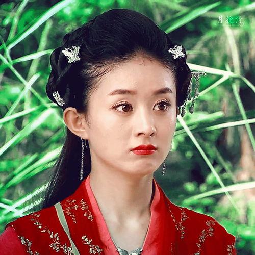 清平乐   落花

晚风缠鬓，花落香成阵。
一瞥惊鸿眸底印，心事不须重问。

