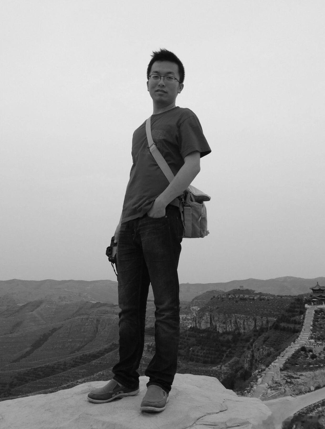 云海肴创始人赵晗已于今日在云南昆明去世，年仅40岁。疫情和疫情后，餐饮行业承受了