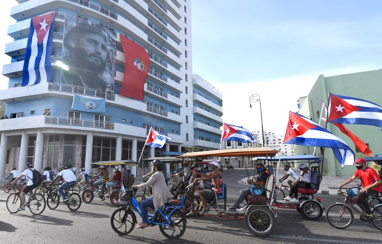 伊朗、委内瑞拉一旦都被拿下，古巴会倒向美国吗？
 
许多人猜测，美国搞定中东伊朗