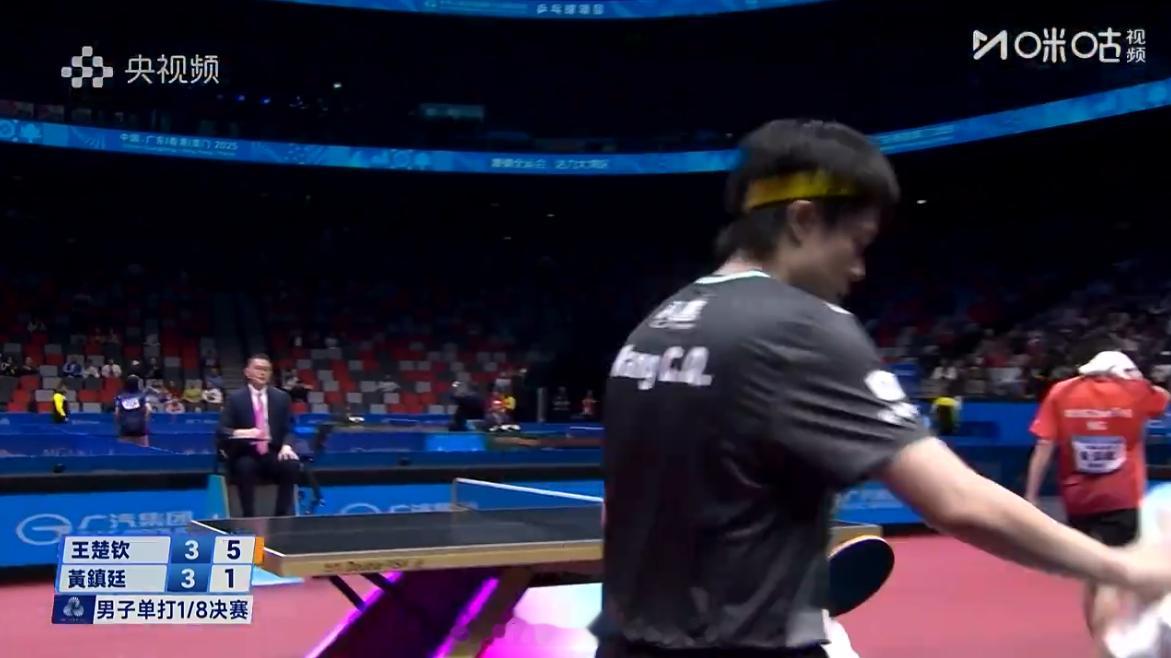 决胜局王楚钦5比1开局 