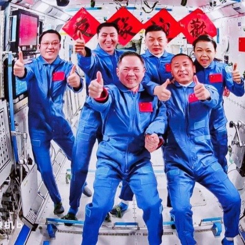 中国航天员第8次太空会师北京时间5月24日23时08分，搭载神舟二十三号载人飞船