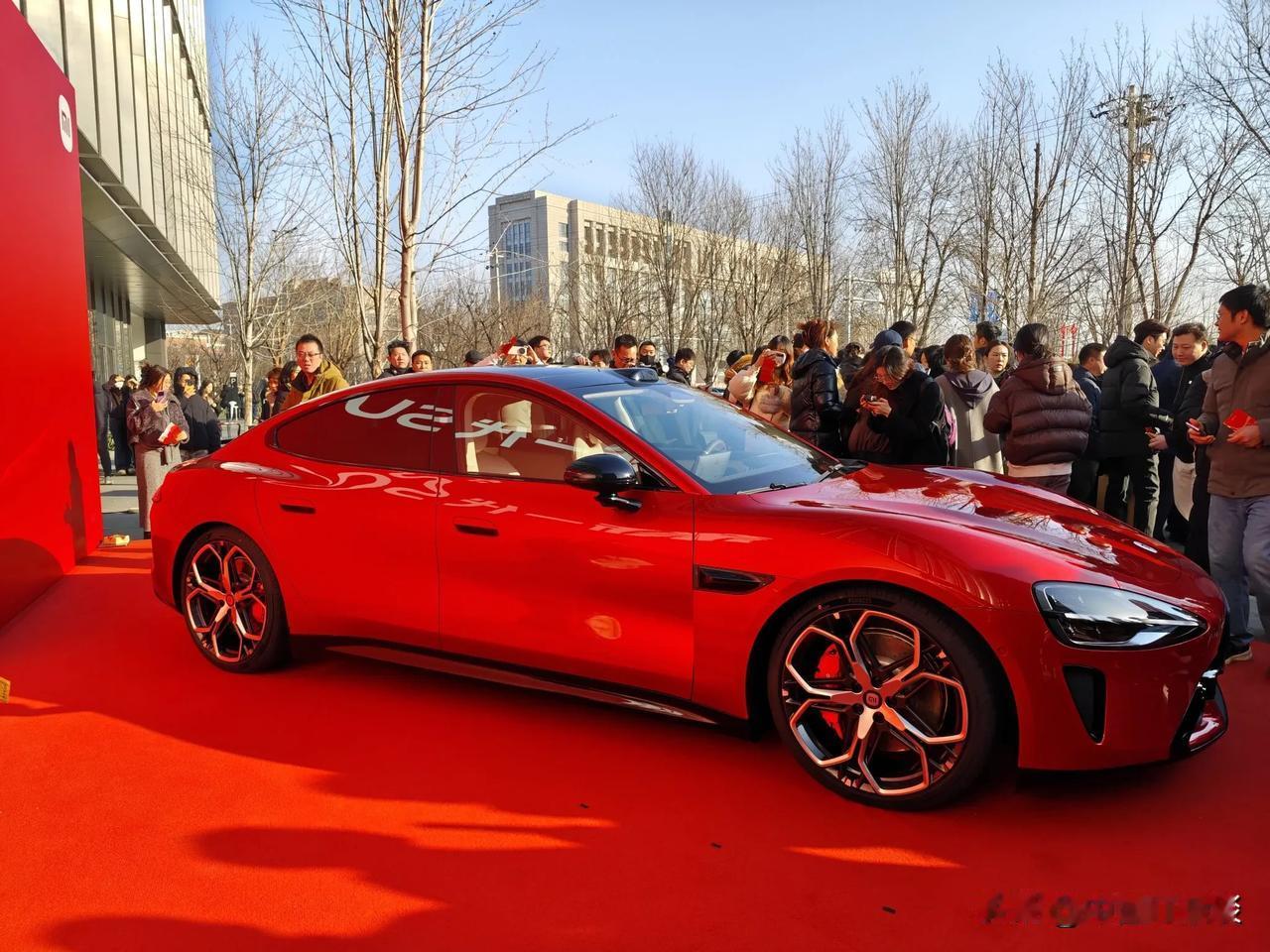 开工大吉，红红火火。小米新SU7赤霞红真是应景！ ​​​