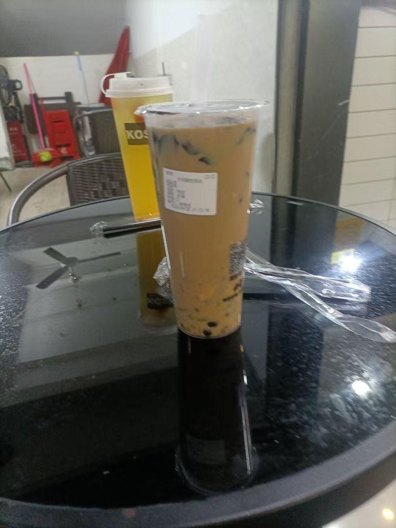 大家好，我是七姐，好久都没有出来喝过奶茶了。今天闺蜜刚好不加班，约我出来喝奶茶。