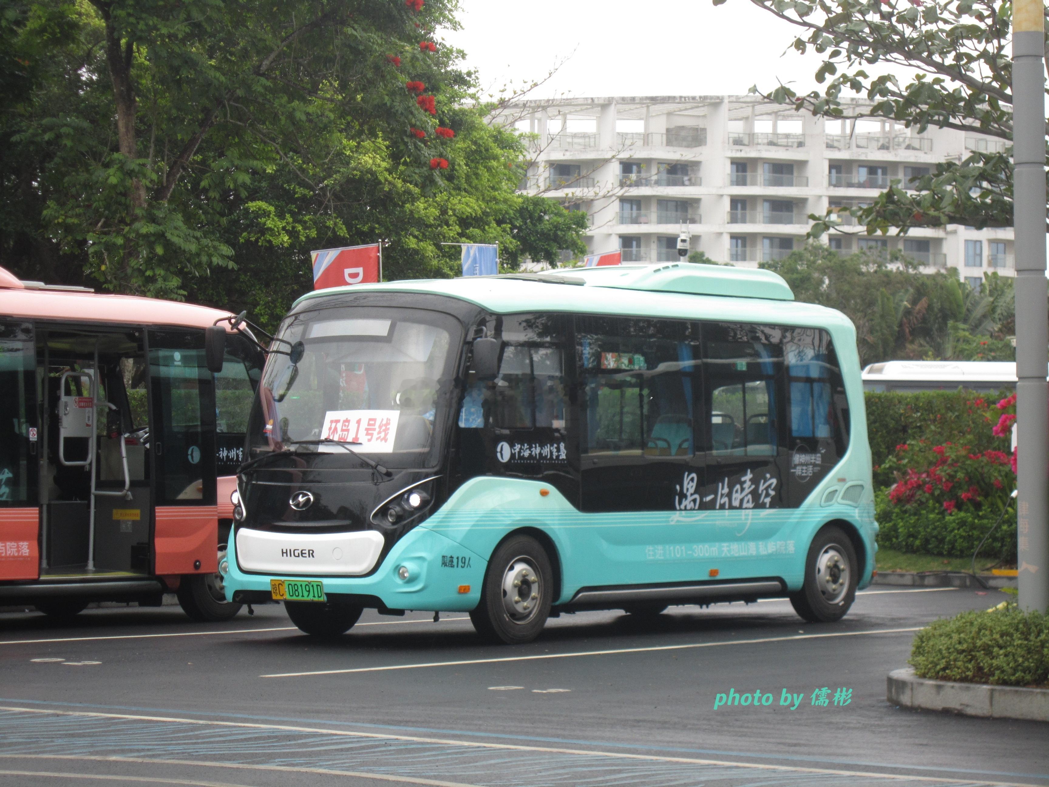 海南首批海格清源来了，首秀万宁神州半岛才过去没几个月，万宁公交又上路了新车，一共
