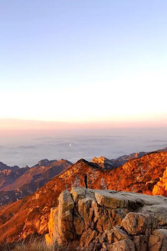 山东确实是个好地方，人杰地灵美丽富饶！它地理位置优越，不南不北，温度适中，四季宜