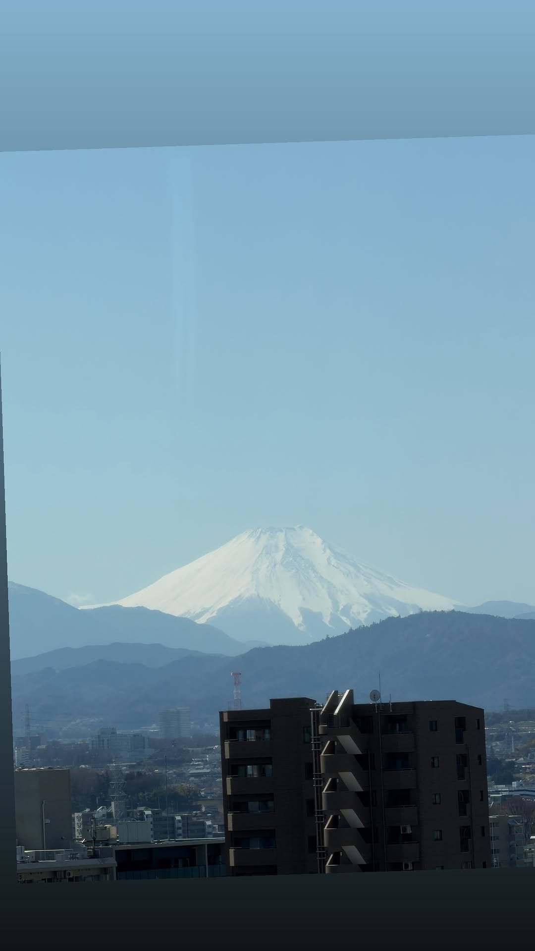 “CB百蓝_。260311利特 ins story更新： 