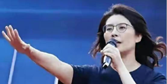 国民党党主席选举期间，没一个人表示胜选后造访美国，只有郑文丽要拜访日本自民党新总