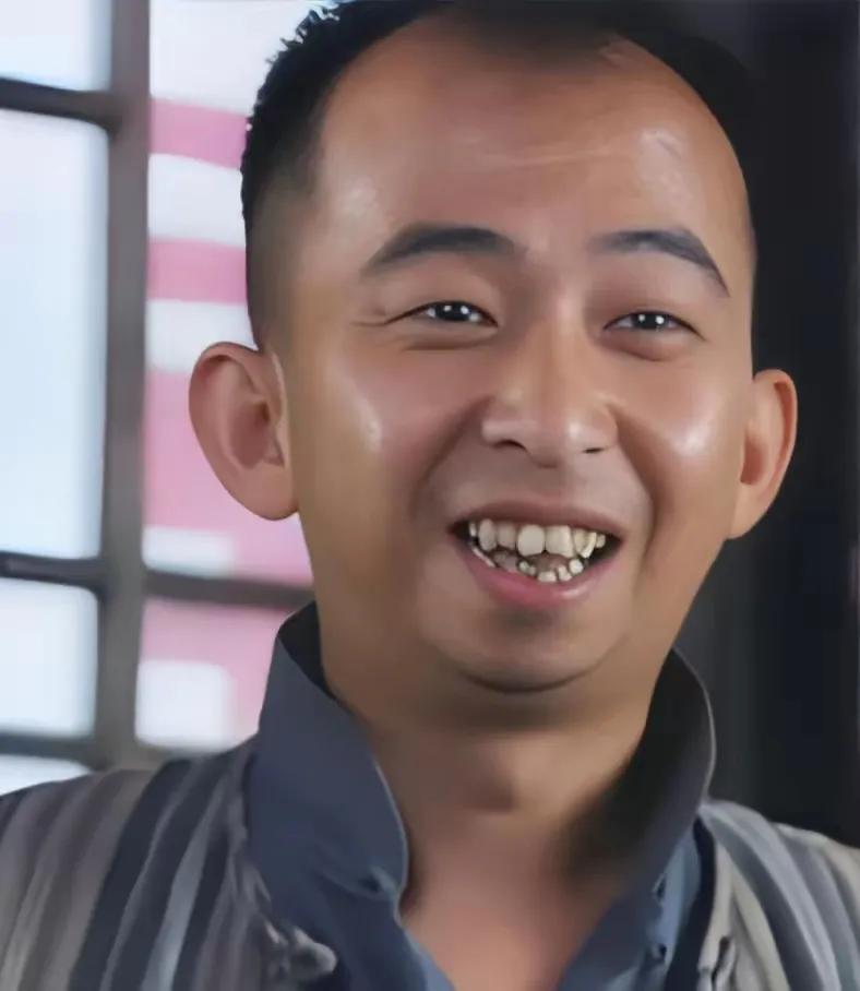 这也太双标了吧！”演员巨兴茂身家过亿，娶了貌美如花的孟久淇，本该是人人羡慕的圆满