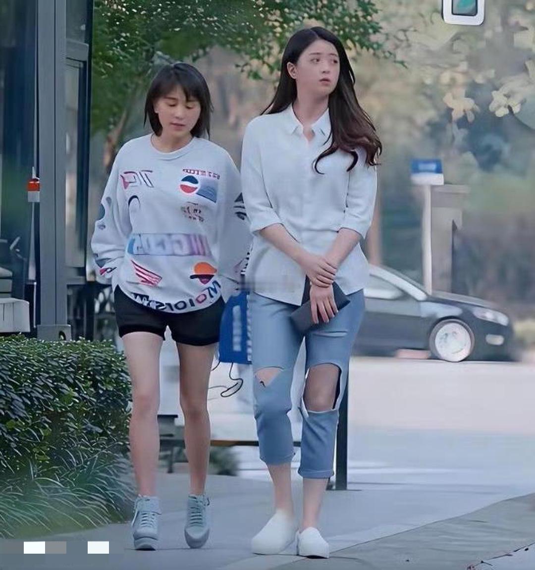 原来王子文这么矮？穿这么高的恨天高还比蒋欣矮一大截……恨天高穿搭 一米二五小个子