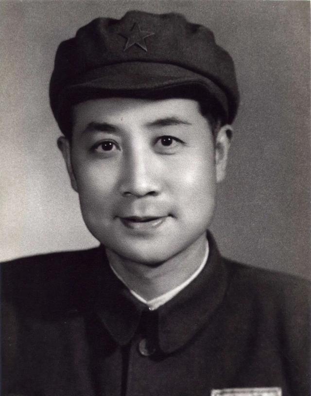 1946年，国民党特务向戴笠揭发李时雨可能是地下党员。可没想戴笠听闻此事后，却是