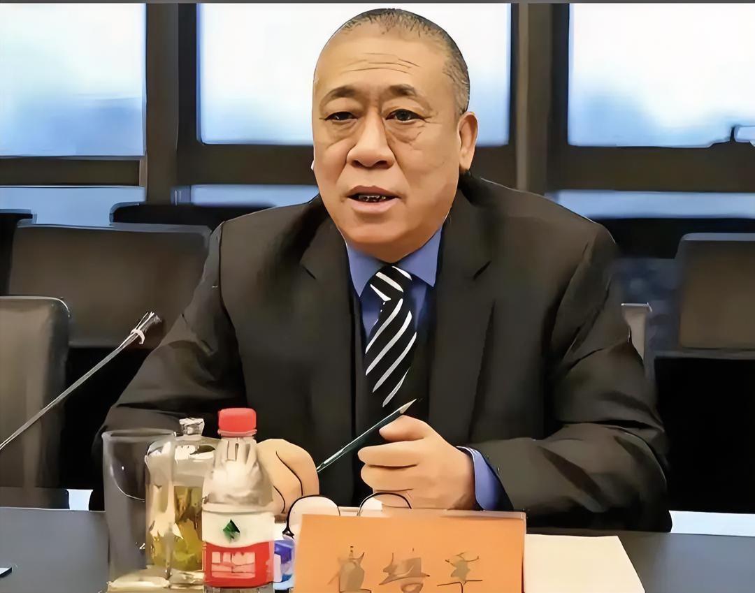大家不要力捧“崔培军”
人家不需要

崔培军河南矿山董事长，被大家亲切的称为“国