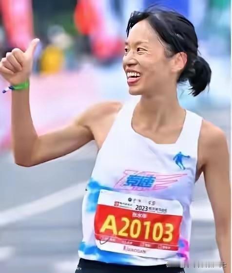 张水华的辞职也是一种无奈的选择！

就在昨天，“最快女护士”张水华在社交媒体上宣