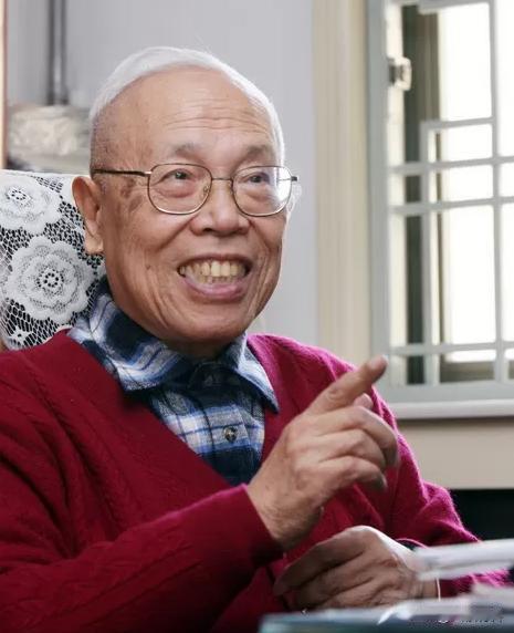 “不是别人要卡我们的脖子，而是我们用教育卡住了自己的脖子！”87岁的姜伯驹院士语