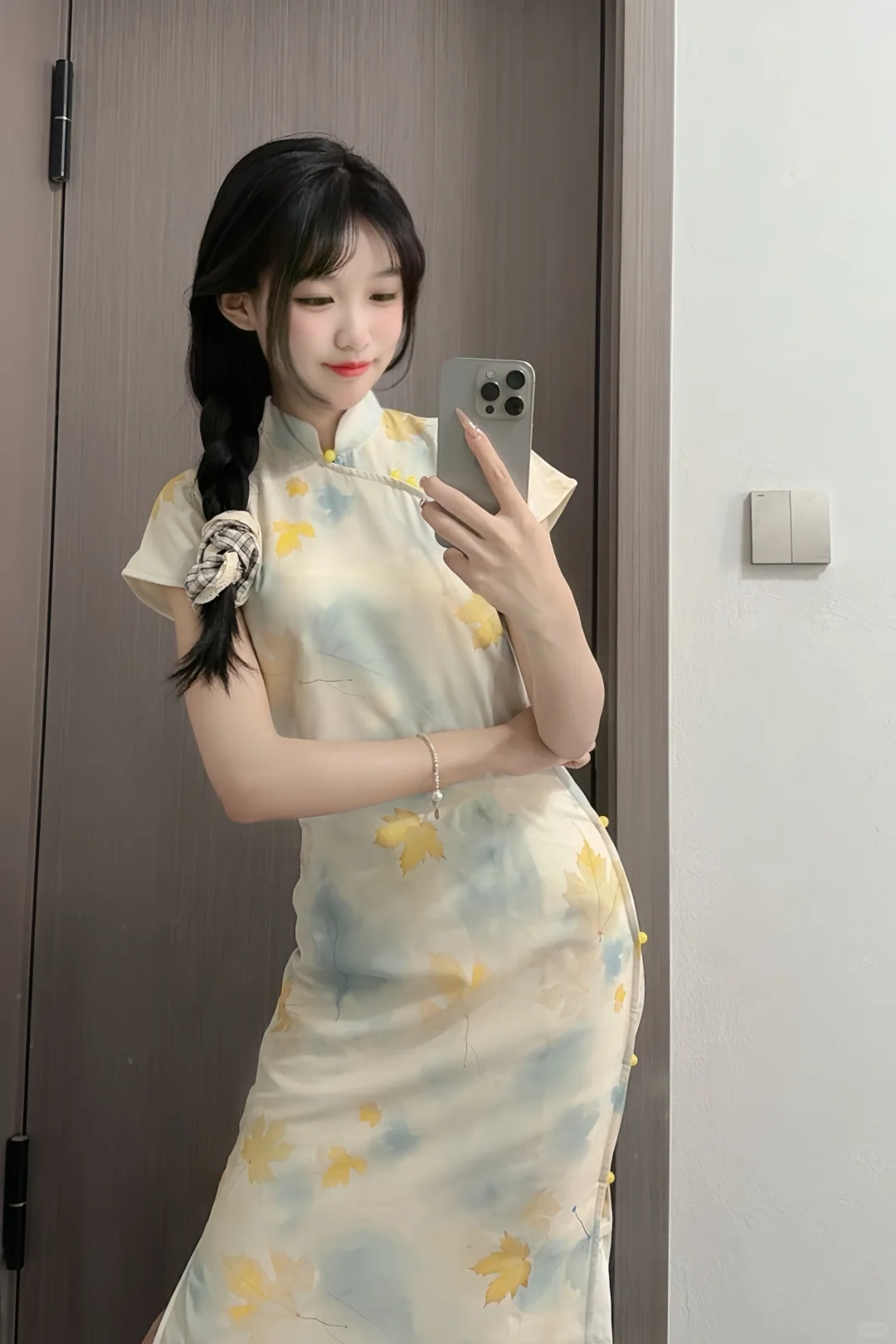 而我只是个县城旗袍姑娘
