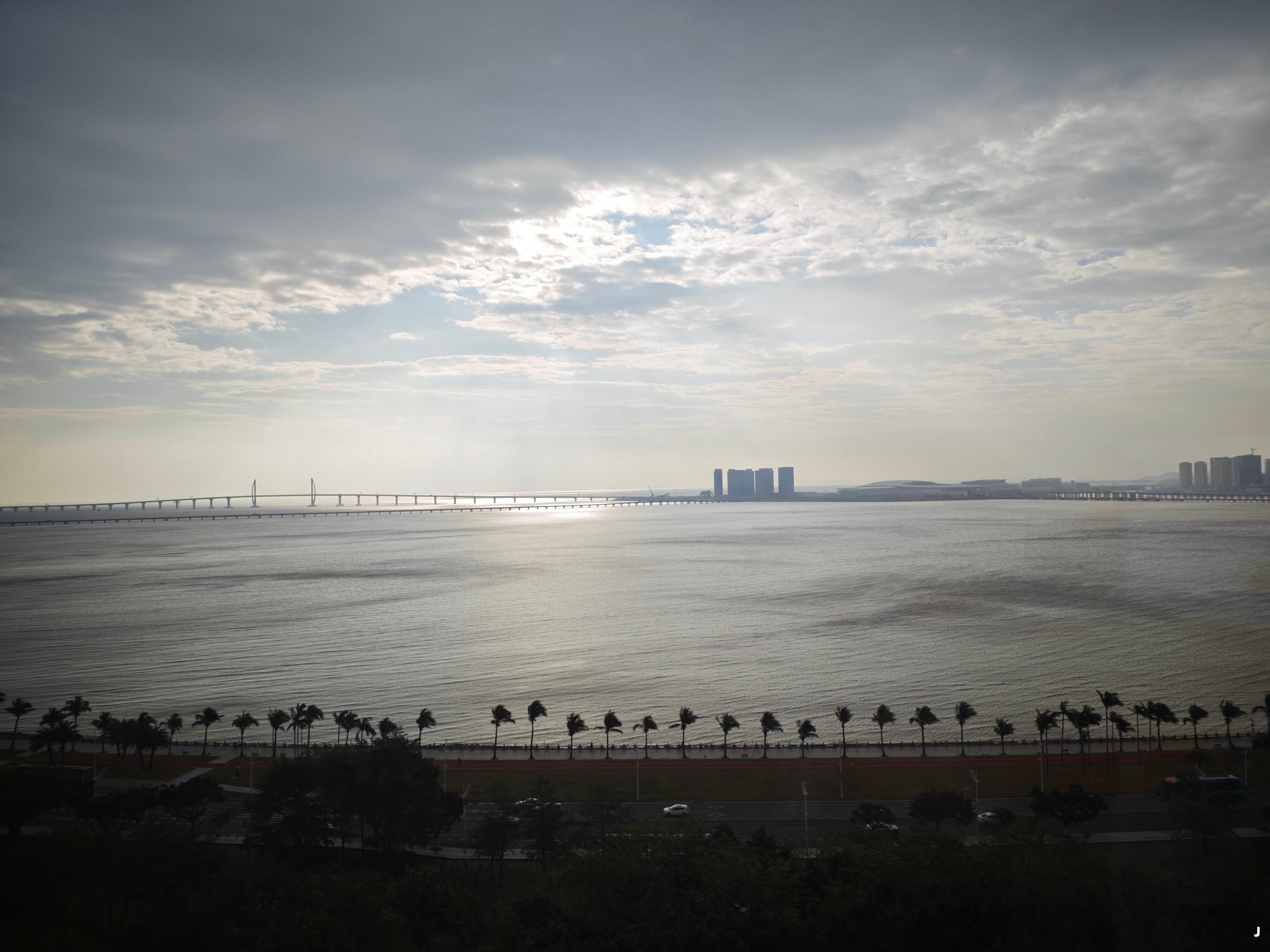 早！今天去试驾一台增程MPV