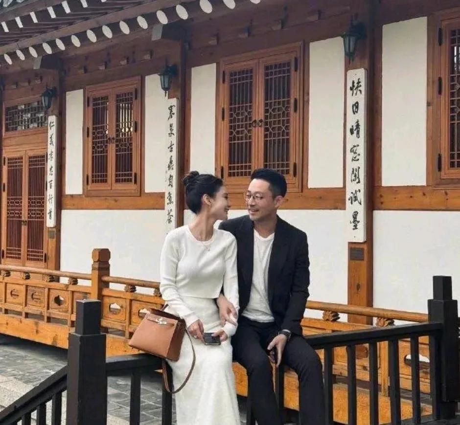 挺佩服汪小菲的。被大S这么折腾，对再婚都没恐惧，依然充满向往。
一般男人离婚了就