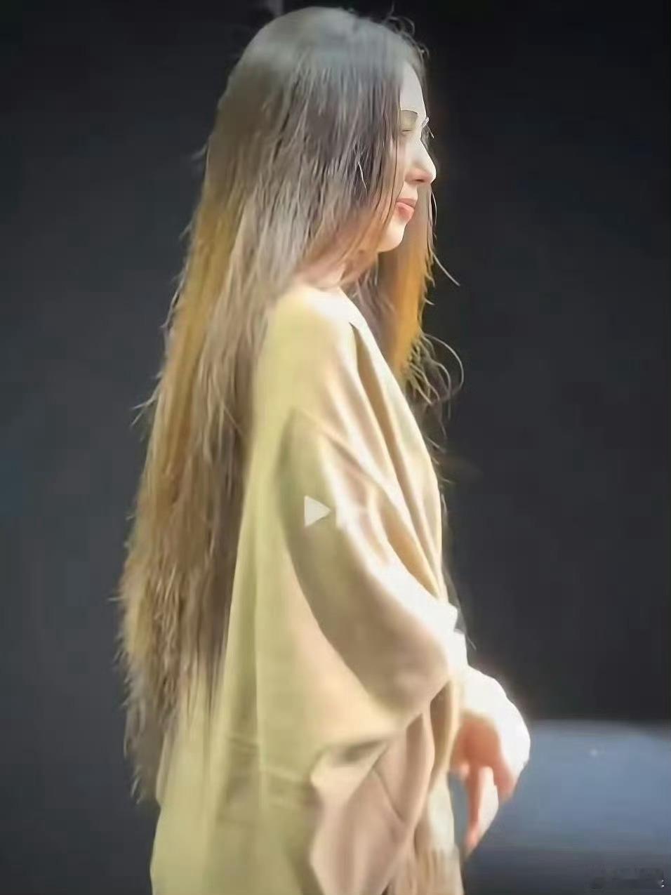 直到看到郭碧婷才知道电视剧是骗人的，原来有钱人儿媳妇的头发也不做保养 