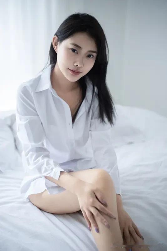 上班十几年，踩过最大的坑，就是老老实实闷头做事，从来不主动开口。
 
以前我一直