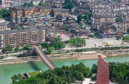 它的前身是航天工业部下属的职工大学和技工学校，原隶属于中国航天科工集团——你没听