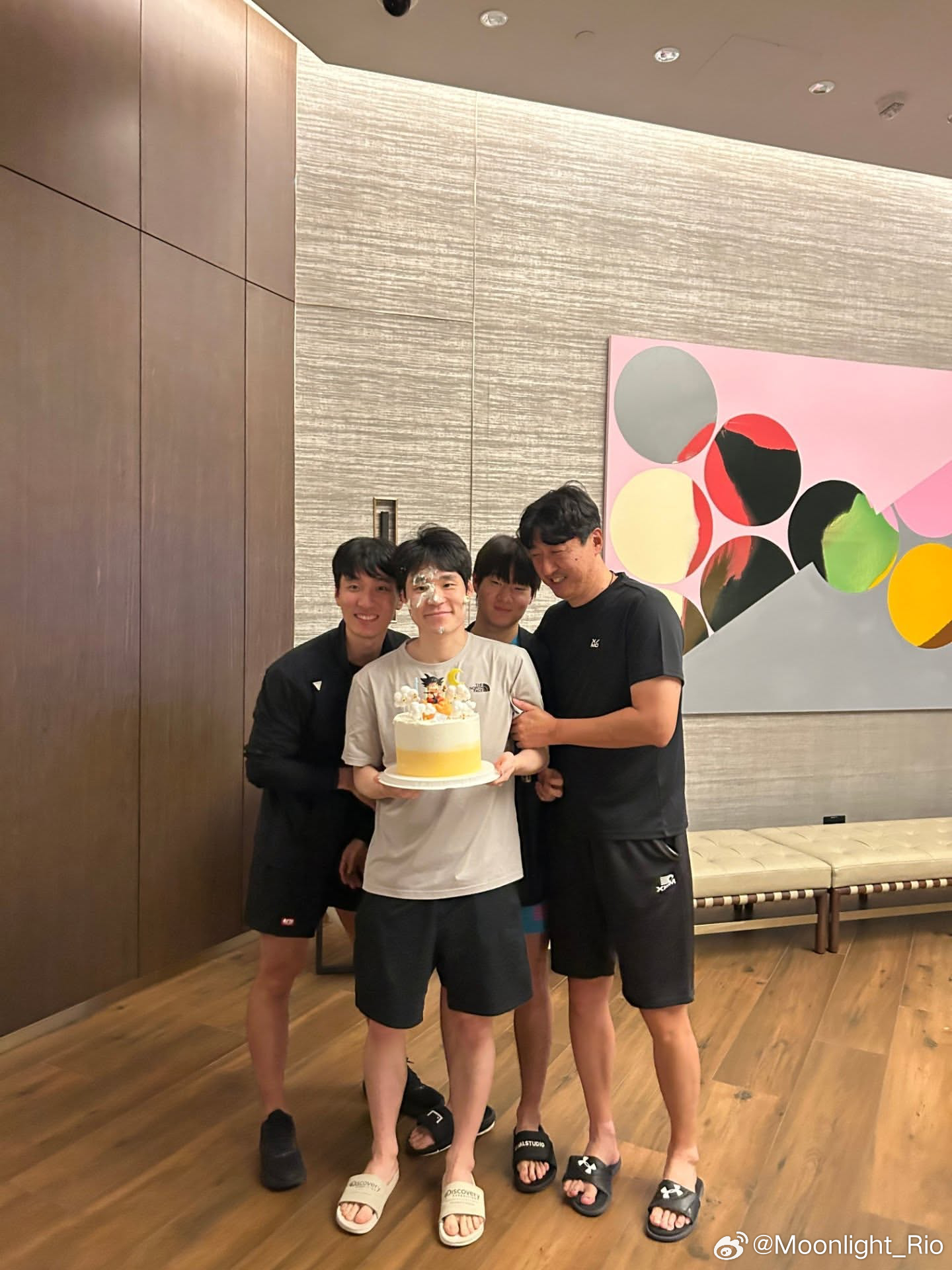 张禹珍：虽然晚了，但感谢祝我生日快乐的各位！✌️谢谢wtt祝我生日快乐⭐️ ​​