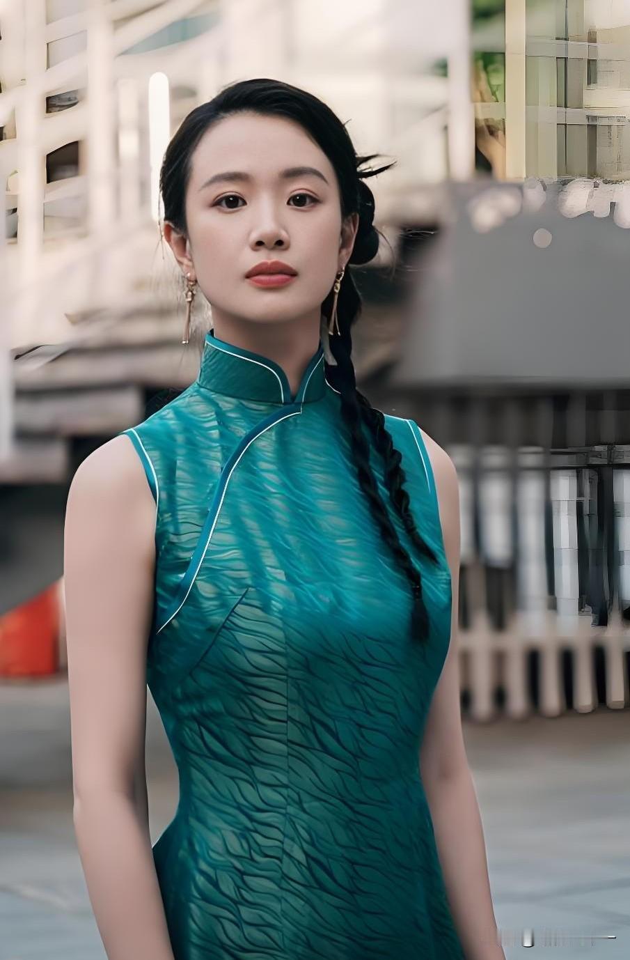 李梦为啥成不了顶流，

不是她长得不漂亮，

也不是她演技不好，最根本的原因在于