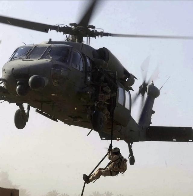 美国救回最后一名飞行员，给全世界留下6点启示！据《纽约时报》称，此次救援行动历时