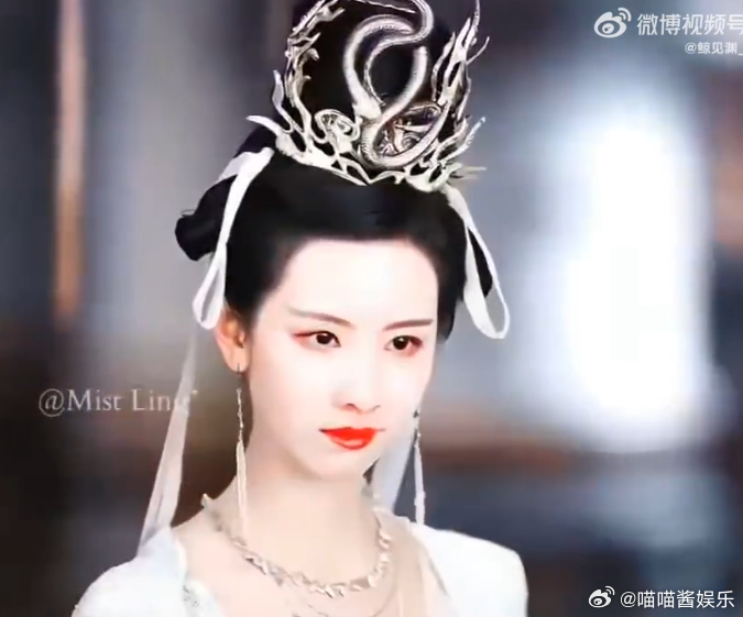陈都灵从长月烬明杀到翘楚剧集翘楚 在重生之路上，楚朝不仅面对仇敌，更是勇敢承担起