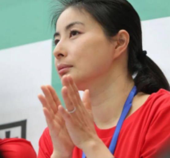 当年，郭晶晶结婚时，郭父母退回1100万彩礼，和价值3亿的四合院，婚礼当天，郭父
