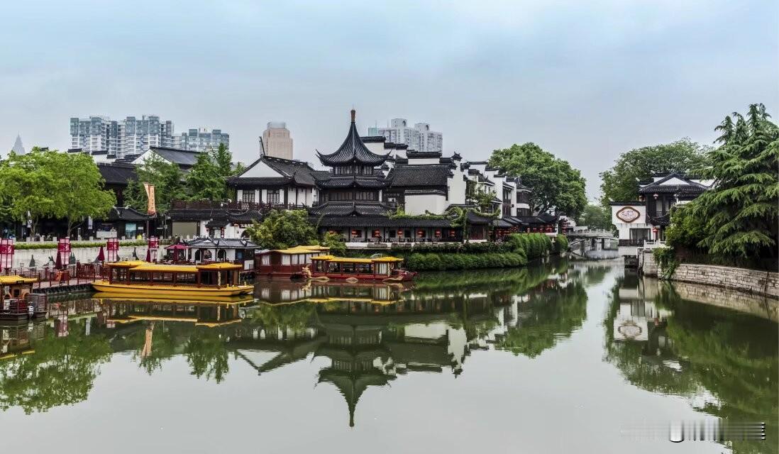 在秦淮河寻找一种感觉

 去四川重庆旅游以后的第二年我们一家三口又进行了一次江南