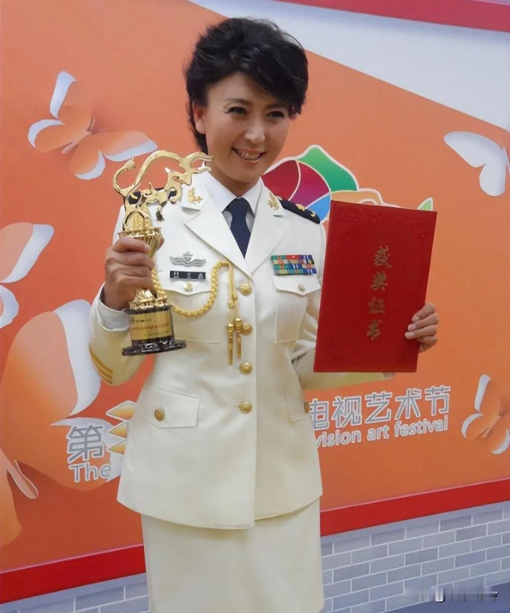 看完闫学晶的道歉信，我只想说，整篇可能就最后闫学晶那三个字是真的。理由很简单，如